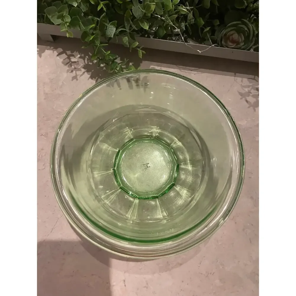 Vintage Hazel Atlas Medium Bowl Green Uranium MCM Rest Well pattern C1930 7.5x3